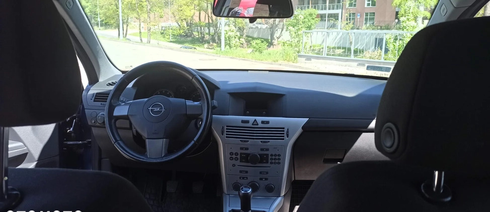 Opel Astra cena 14800 przebieg: 123000, rok produkcji 2009 z Gdynia małe 781